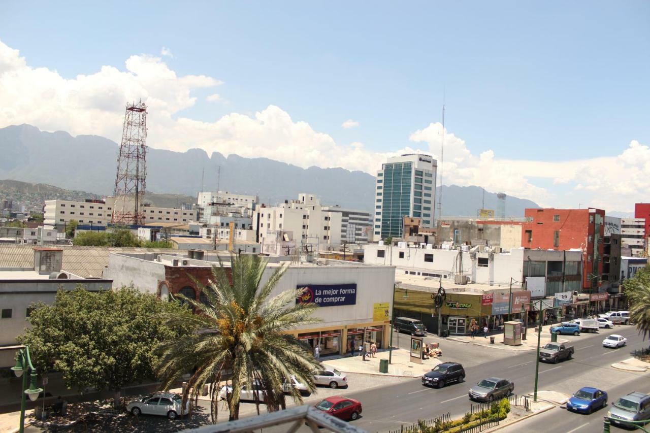 Hotel Plaza Del Arco Express Monterrey Zewnętrze zdjęcie