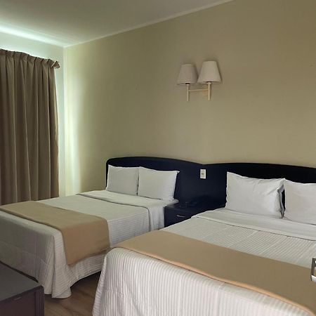 Hotel Plaza Del Arco Express Monterrey Zewnętrze zdjęcie