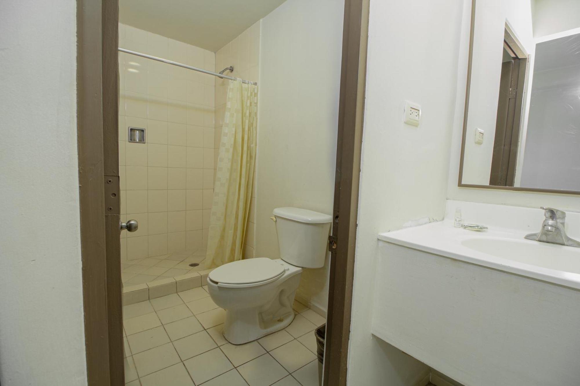Hotel Plaza Del Arco Express Monterrey Zewnętrze zdjęcie